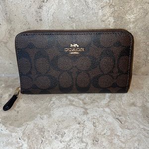 Coach medium signature wallet